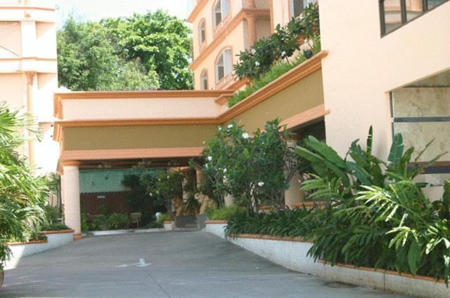 Chiangmai Ratanakosin Hotel Chiang Mai Exterior photo