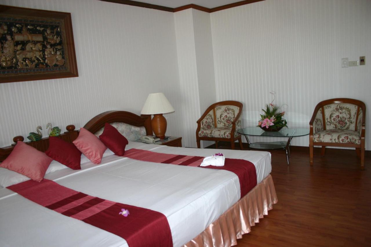 Chiangmai Ratanakosin Hotel Chiang Mai Exterior photo
