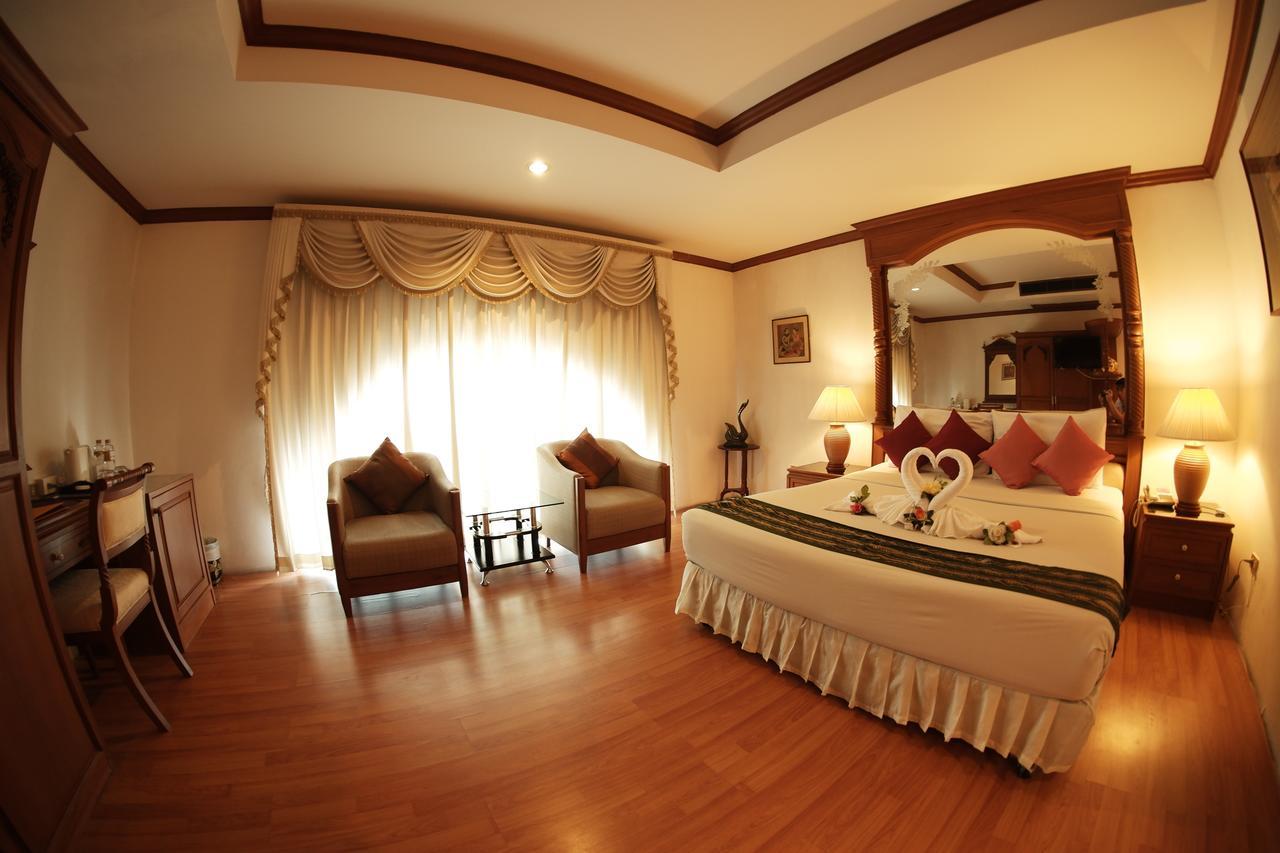 Chiangmai Ratanakosin Hotel Chiang Mai Exterior photo