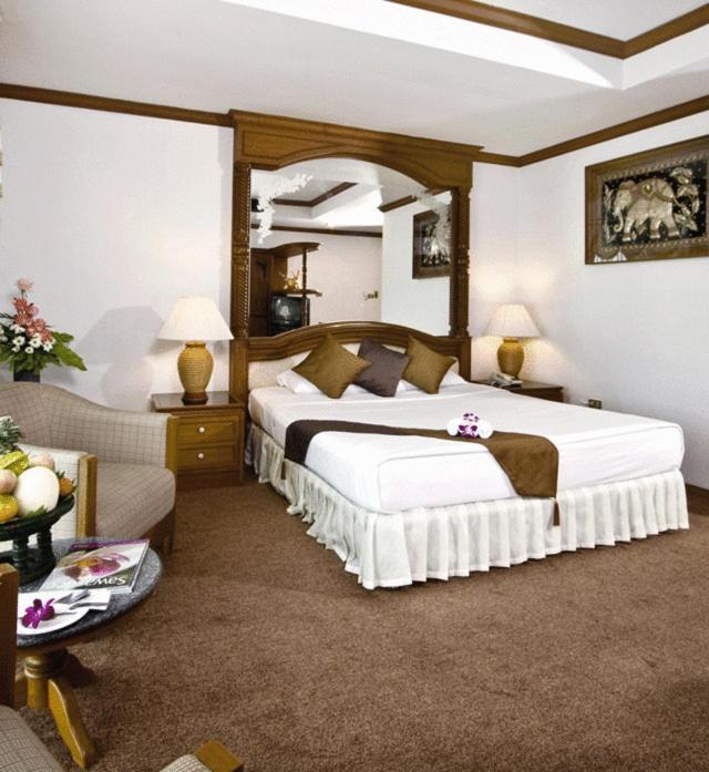 Chiangmai Ratanakosin Hotel Chiang Mai Exterior photo